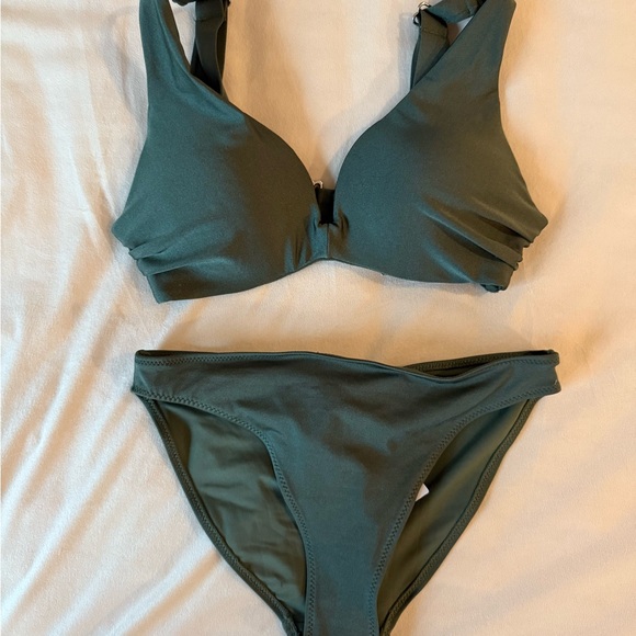 Women's Green Bikini Set - Picture 1 of 7